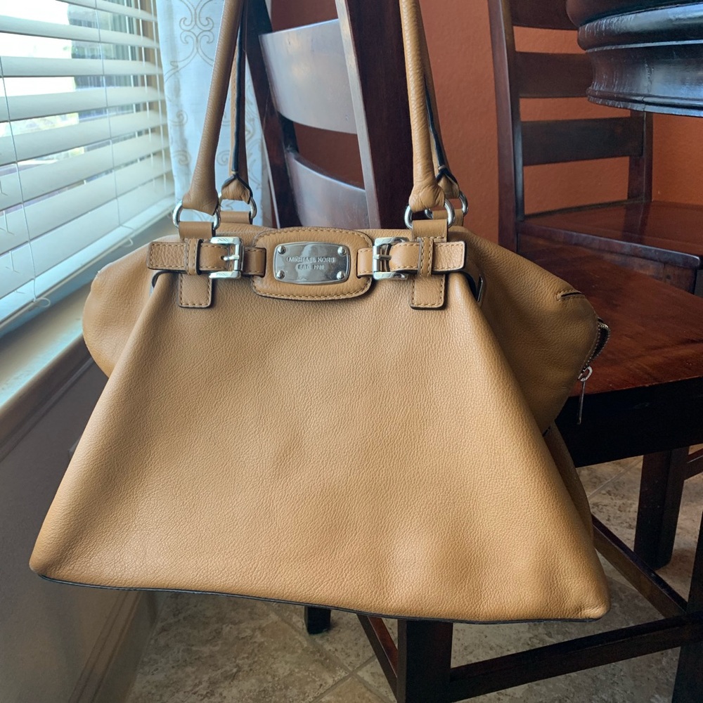 Large Michael Kors shoulder bag